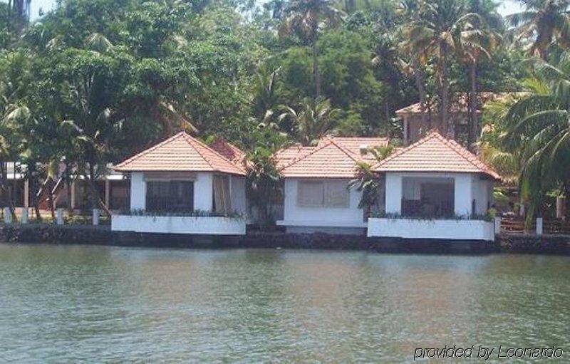 מלון Nīndakara Club Mahindra Ashtamudi מראה חיצוני תמונה