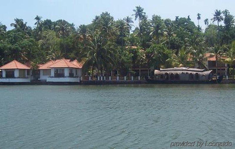 מלון Nīndakara Club Mahindra Ashtamudi מראה חיצוני תמונה